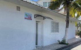 Posada Yasa Sarie Bay